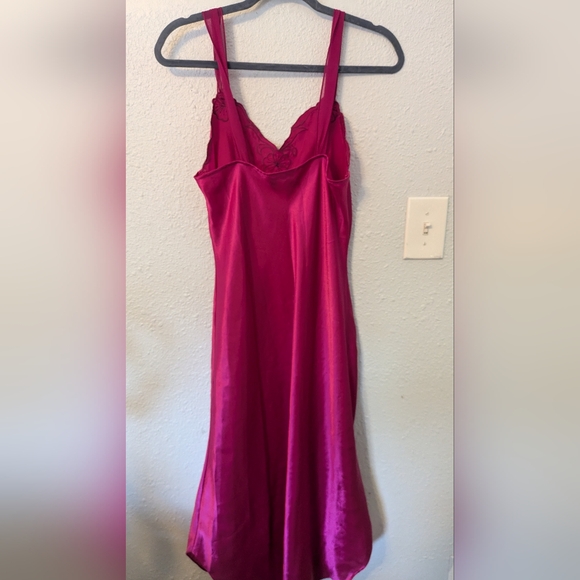 Val Mode Fuscia Embroidered Satin slip Dress - Picture 3 of 6